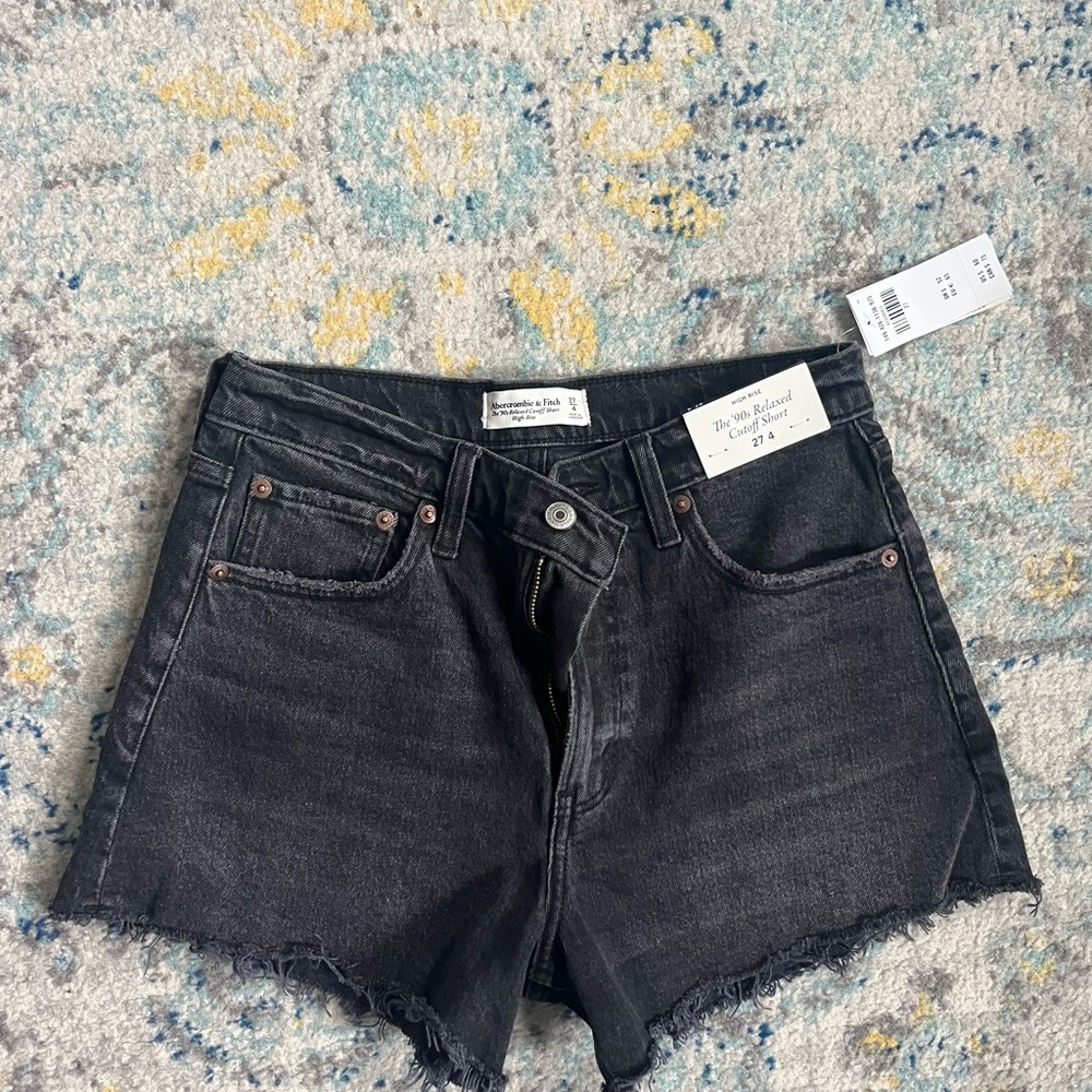 Abercrombie 90s Relaxed Black Denim Cutoff Shorts, 27/4